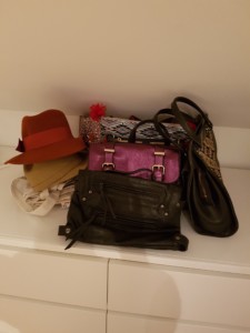 Avez vs des idées de rangements pour les sacs et chapeaux ? 20171030_004322