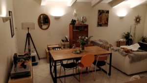 Allez je me lance ! La pièce que je voudrais réaménager, c’est le salon. J’aimerai le